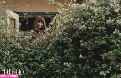 Dakota Johnson [ dakota-johnson ] - Currently thinking about you sliding right in
