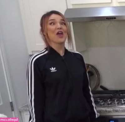 Malena Tudi [ malena-tudi-1 ] - Got messy after playing with another cam model. She didn’t even