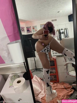 Roxanne Rom & Amber Minx [ roxanne-rom-amber-minx ] - New hot 🥵 video 🎥 with @gabrielxparker a sexy 🥰 French Twink