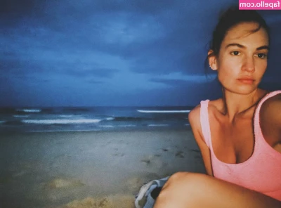 Lily James [ lily-james ] - Comment what updates you'd like to see today .