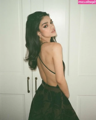 Rachel Zegler [ rachel-zegler ] - good morning 😘😘 like if you wanna grab it. I promise it takes 2