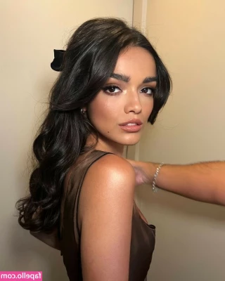 Rachel Zegler [ rachel-zegler ] - A little tease goes a long way 😈