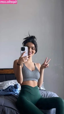 Rachel Zegler [ rachel-zegler ] - You like white undies ?🥰