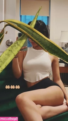 Rachel Zegler [ rachel-zegler ] - Pet me. 🥹😩