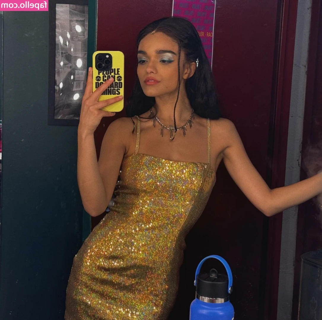 Rachel Zegler [ rachel-zegler ] - Who like high heel . . ? 🤪