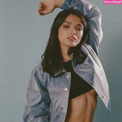 Rachel Zegler [ rachel-zegler ] - ⚠️ How much would you like to see me live streaming on