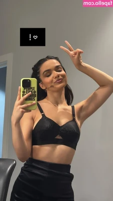Rachel Zegler [ rachel-zegler ] - Making custom content this weekend so let me know how I can make you