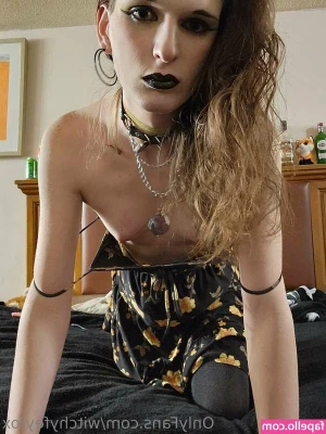 Fey Witch [ fey-witch ] - A little clip from the other night 😈