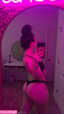 Caiidenn - Some longneck fun ;)💦🔥🖤