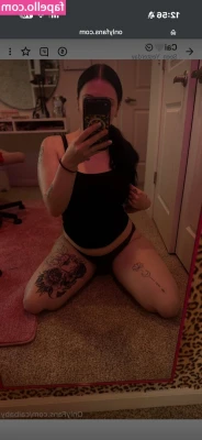 Caiidenn - She thrusts her crotch out and masturbates hard with a vibrator