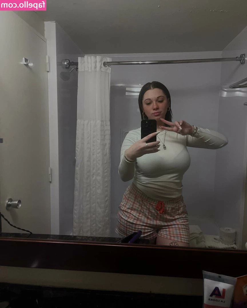 Caiidenn - Feeling flirty  and maybe just a little naughty
