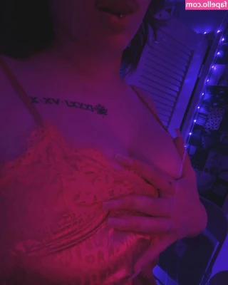 Caiidenn - I got horny while traveling