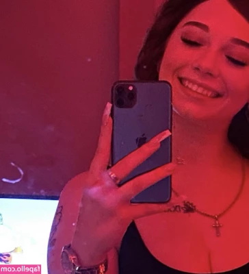 Caiidenn - Video calling you from the bath IN YA INBOX NOW 😇
