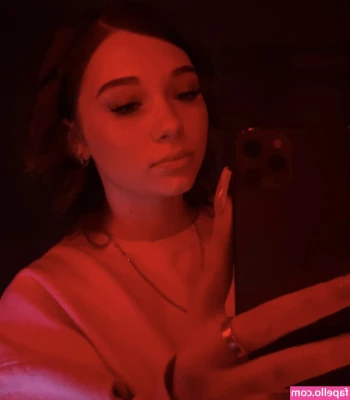 Caiidenn - Lindo día corazoncitos    Estoy en días de mucho cambio  se viene