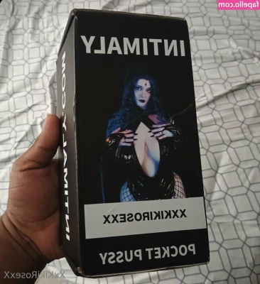 XxkikirosexX - Feeling lucky to catch me in my natural beauty today? I'm in the mood