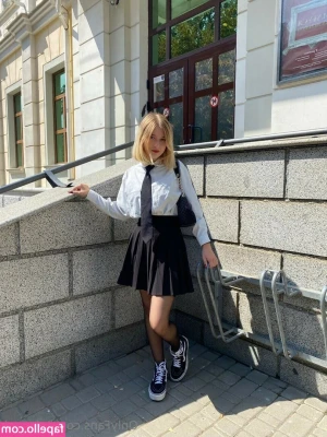 misa.xd.of [ misa-xd-of ] - What's missing from these photos? 🙈