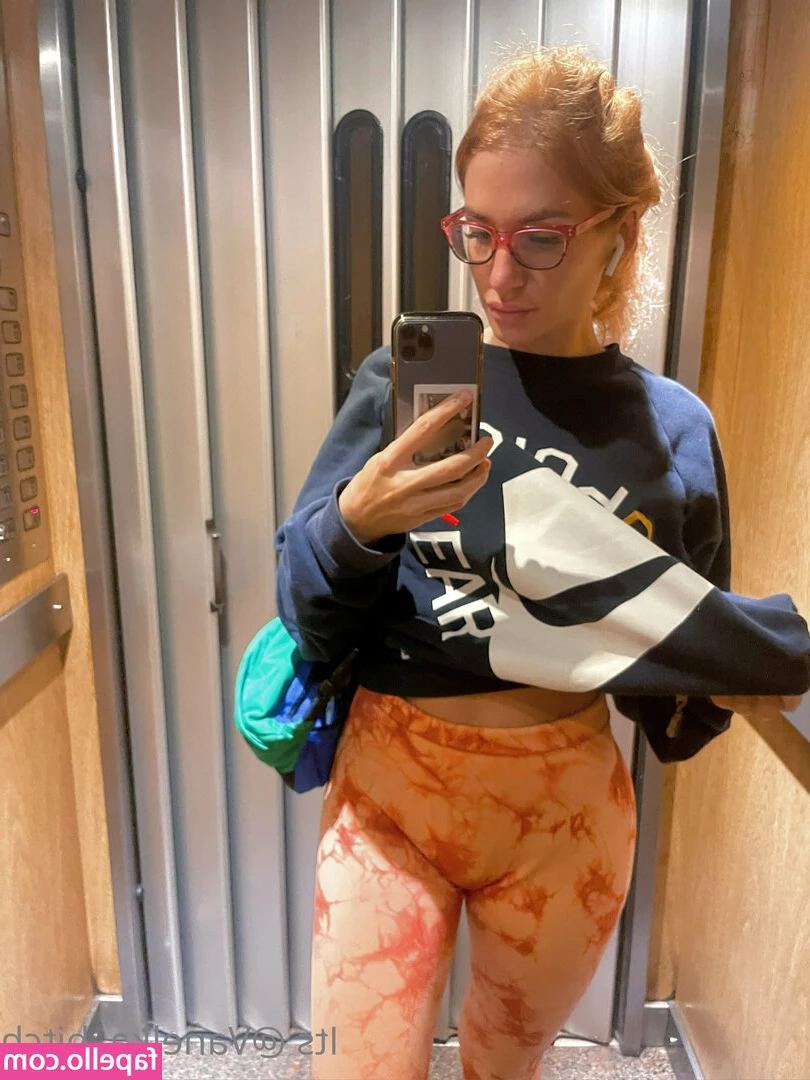 Vanelka - DM if you want the full video    P s  I cum at the end