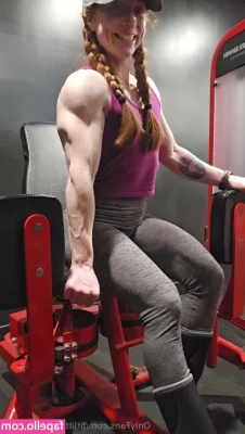 fitlittleredheadfree - Hi all! I’m filming on the 15th so if you want your solo custom dm