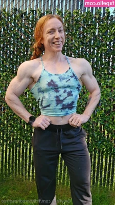 fitlittleredheadfree - Rare pussy on the feed shot, tip $20 if you want random pussy pics in