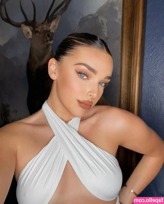 Kendall Vertes [ kendall-vertes ] - Unzipping and stripping. More where that came from