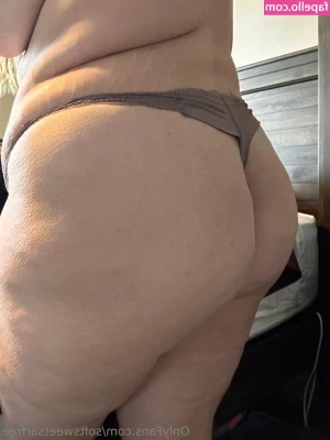 softsweetsarfree - Which one do yall enjoy seeing more