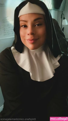 shemalejanice - Look into my sexy eyes 😻 And kiss me softly 💋👅