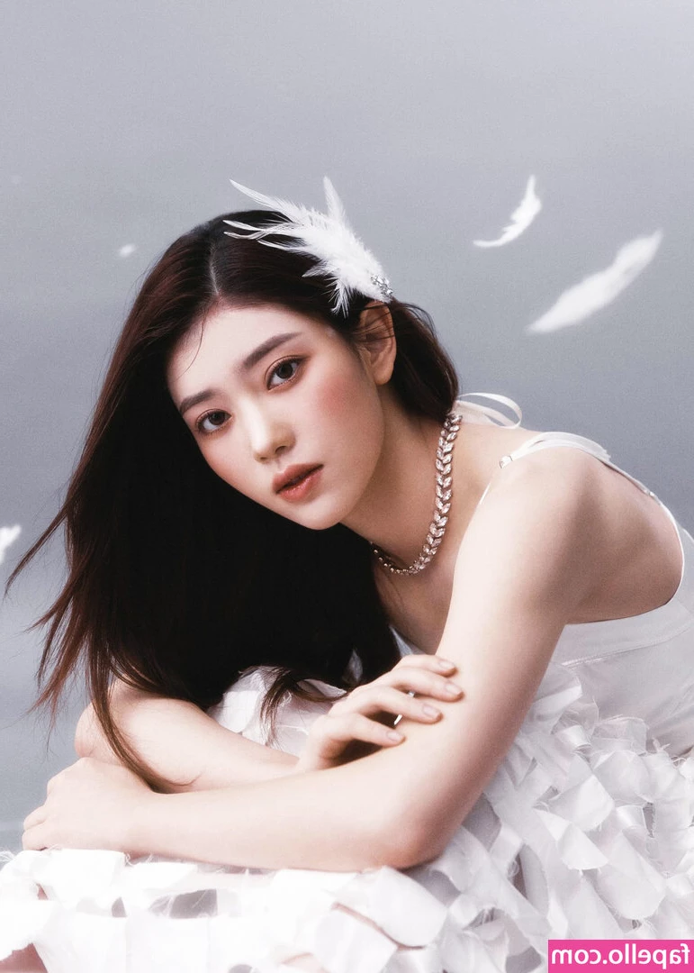 Shen Xiaoting [ shen-xiaoting ] - [pic] an old fav :)
