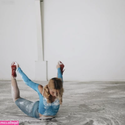 Addison Rae [ addison-rae-2 ] - I personally think shots like this are hot but I can never tell if