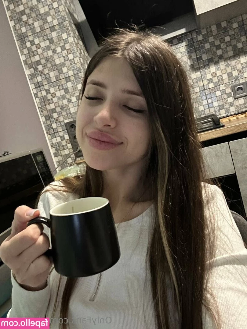 alina_kiss [ alina-kiss ] - Cum and get sweaty with me