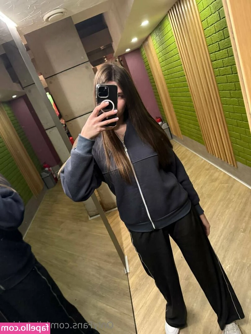 alina_kiss [ alina-kiss ] - Did I make you twitch