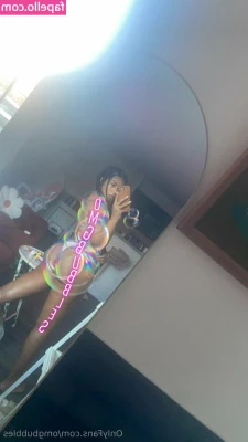 omgbubbles - How cute that pussy splits