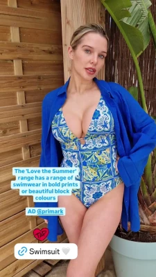Helen Flanagan [ helen-flanagan ] - Just before today's shoot. X