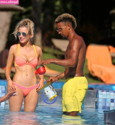 Helen Flanagan [ helen-flanagan ] - all clean and ready for you to eat 😛