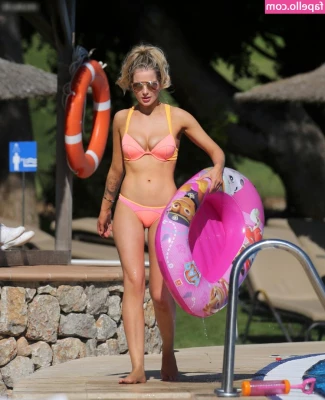 Helen Flanagan [ helen-flanagan ] - I put on my favorite lace panties and stockings to please you, do you