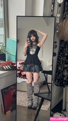 Sophie Silva [ sophie-silva ] - gewdmorning! i’ll be doing vid chats today so let’s hangout :3
