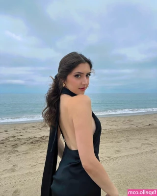 Sophie Silva [ sophie-silva ] - Photoset Pt 3 🦋🦋🦋 (40 pics)  Swipe and comment which pic