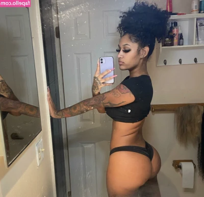 VictoriaMargarita - When i put on black leather and high heels, it makes me feel so sexy!