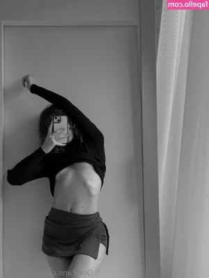 curlypolly - I like to smoke before I shower