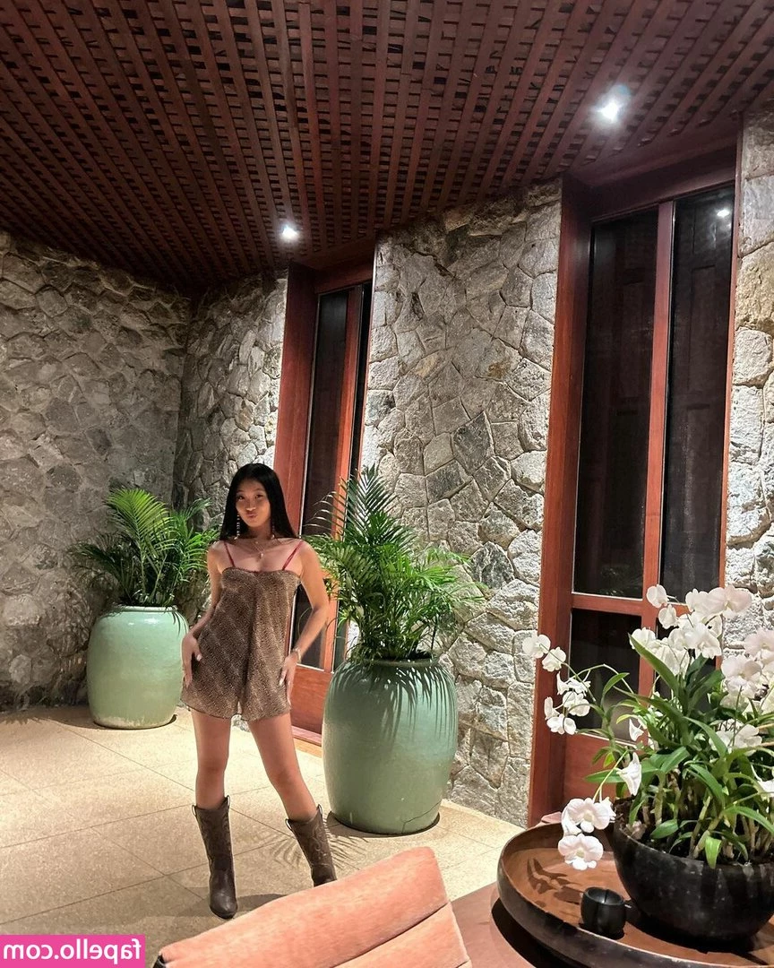 Jade Hallyday [ jade-hallyday ] - Last chance    https onlyfans com 257553926 twoexposed
