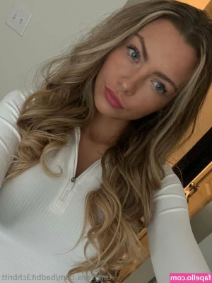 badbit3chbritt - Who just got double teamed by two guys? This girl.