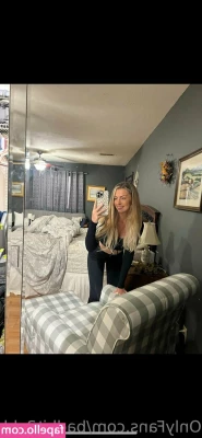 badbit3chbritt - let those tits out