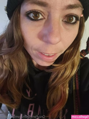 kymberquinn - Outside standing squirt 1of 2 videos from yesterday s live show  I