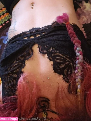 kymberquinn - I am deeply in need of a hole to breed  But  also happy to let my