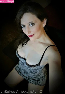  [ cee4u2nv ] - Live in just two hours   Be there or have blue balls   6 pm pst