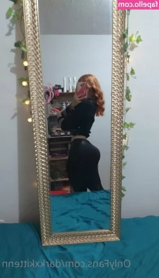 darkxkittenn - Dancing Naked By the Christmas Tree is FUN 🤩