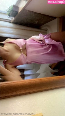 Jane_babylove [ jane-babylove ] - hump day treat   tell me your favourite position