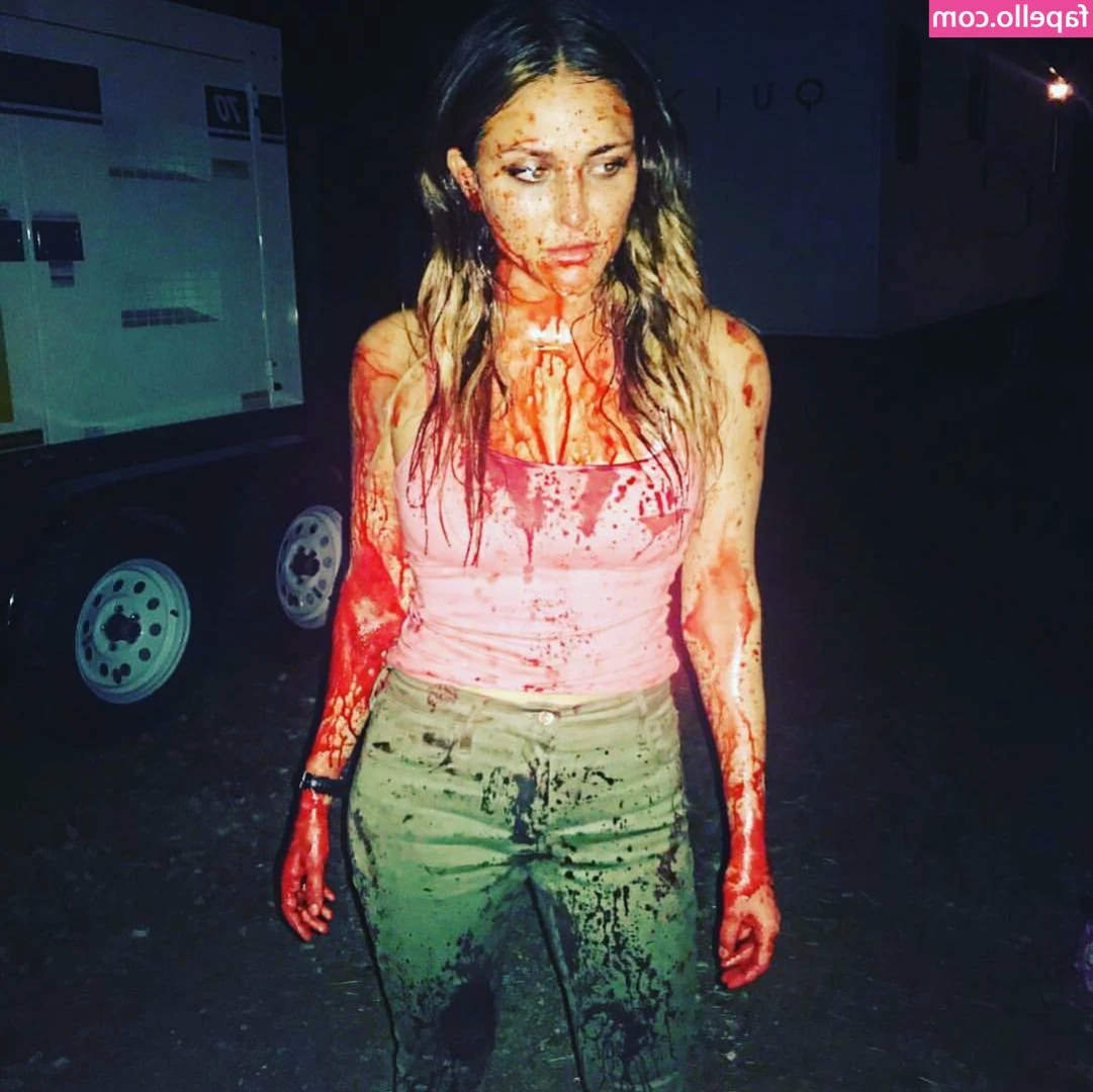 Cassie Scerbo [ cassie-scerbo ] - Supergirl is here to save your day 😈