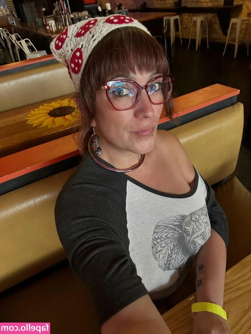 AndreaOfATX - Hi handsome