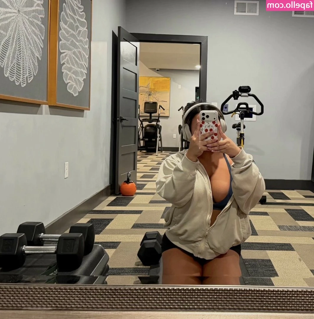 Aysia Phan [ aysia-phan ] - If u don’t do this when u see a glass shower door, you're not a