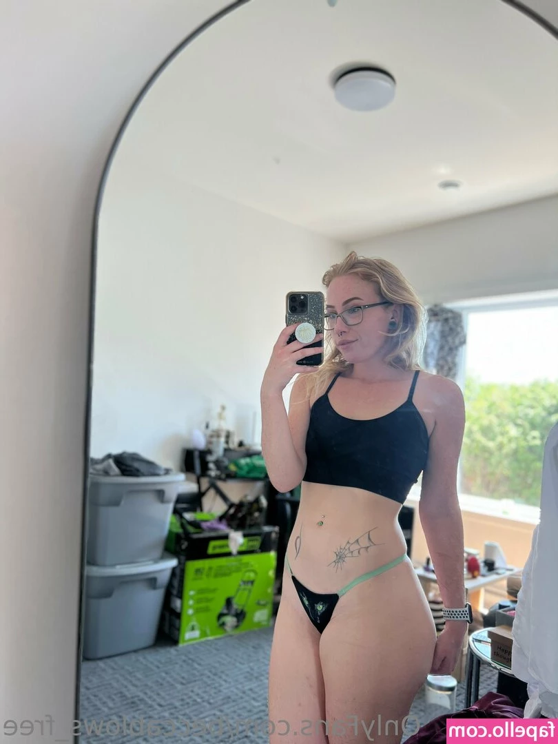 beccablows_free [ beccablows-free ] - i heard maybe you'd wanna see whats under my dress 👉🏻👈🏻